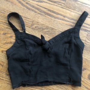 Cropped black tank top with knot